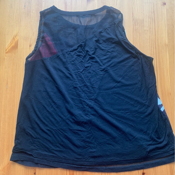 Smash sleeveless top, size US XL - Picture 4 of 5